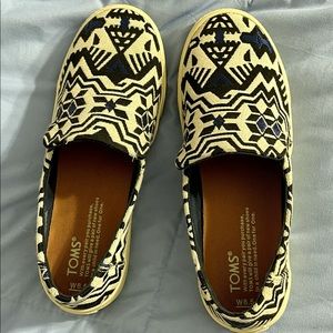 Toms blue white Aztec print slip on sneakers new